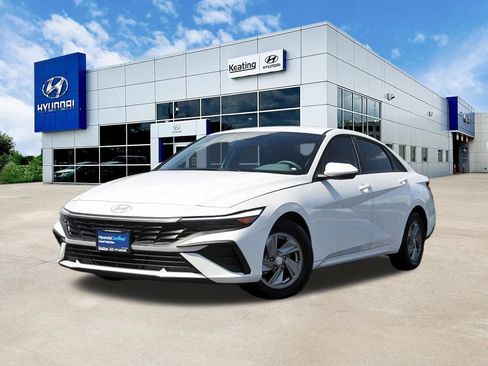 Certified 2026 Hyundai Elantra SE FWD image 1