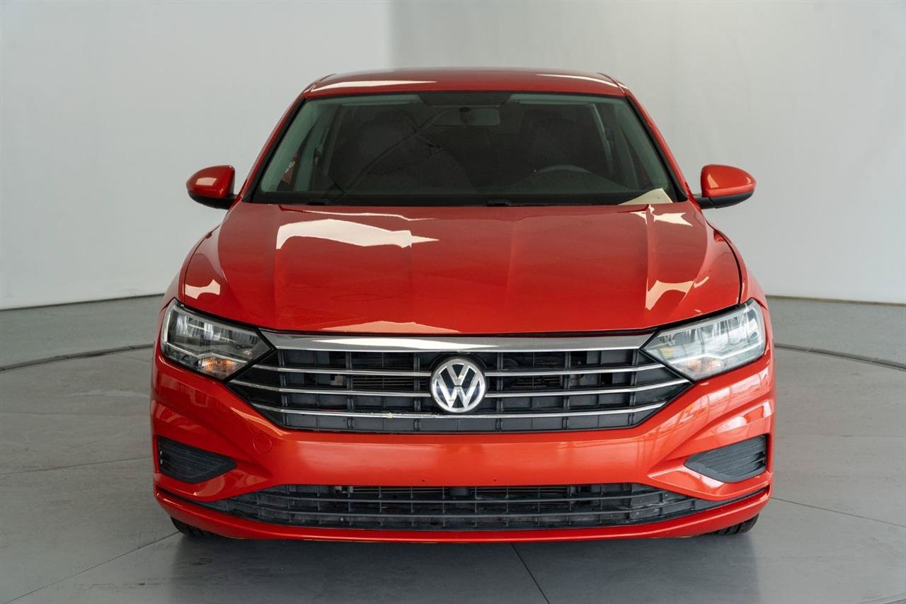 Used 2021 Volkswagen Jetta SE FWD image 2