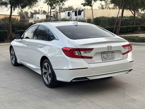 Used 2018 Honda Accord EX image 5