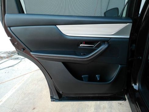 Used 2024 MAZDA CX-90 3.3 Turbo w/ Premium Package image 16