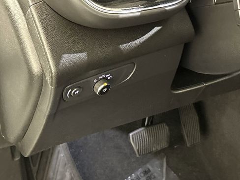 Used 2022 Buick Envision Preferred w/ Safety Package image 13