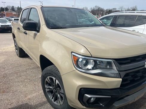 Used 2022 Chevrolet Colorado Z71 image 2