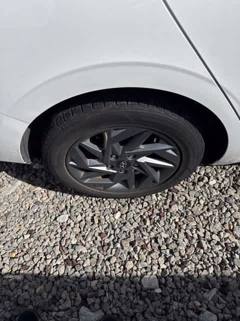 Used 2024 Hyundai Elantra SEL FWD image 5