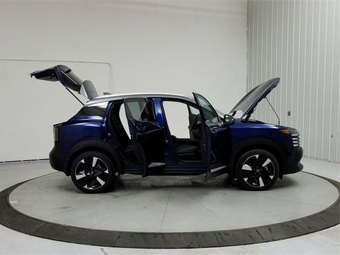 New 2025 Nissan Kicks SR image 16