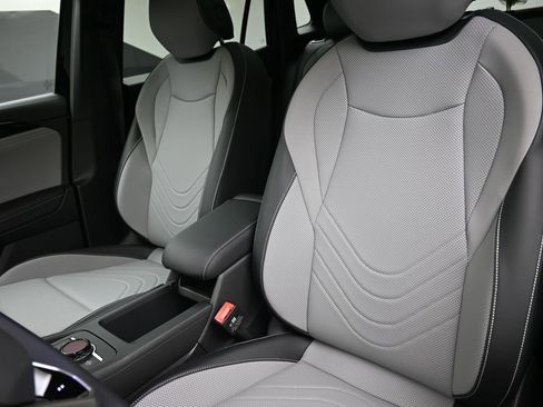 New 2026 Volkswagen Tiguan SE R-Line image 23