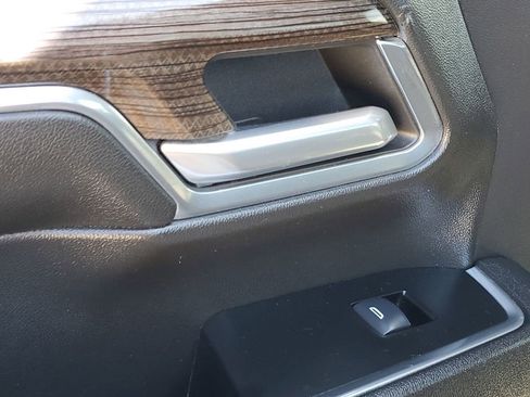 Used 2024 Chevrolet Silverado 2500 LT image 45