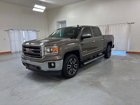 Used 2014 GMC Sierra 1500 SLT w/ SLT Crew Cab Value Package AWD/4WD image 4