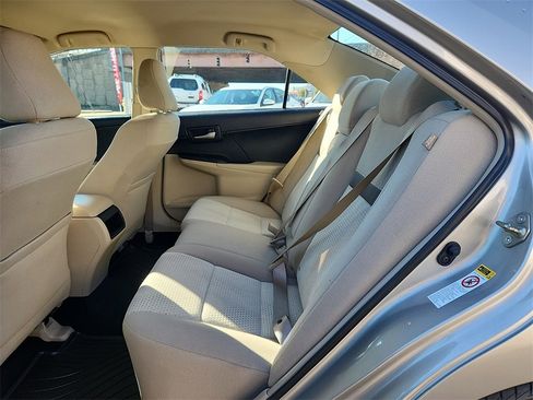Used 2014 Toyota Camry LE image 11