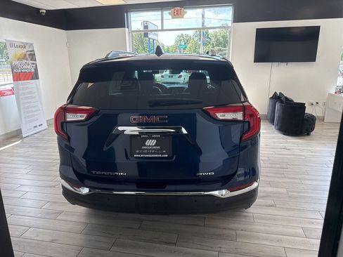 Used 2022 GMC Terrain SLT w/ Tech Package AWD/4WD image 4