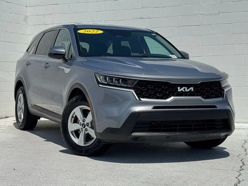 Used 2022 Kia Sorento LX FWD image 2