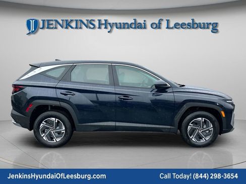 New 2026 Hyundai Tucson Blue SE image 3