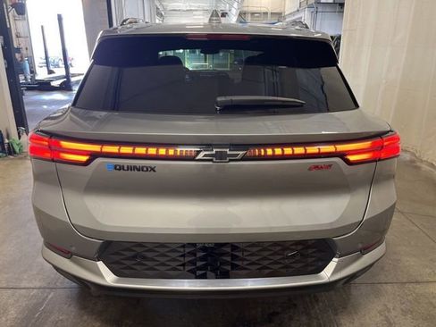 Used 2025 Chevrolet Equinox EV RS w/ LPO, All-Weather Mat Package FWD image 5