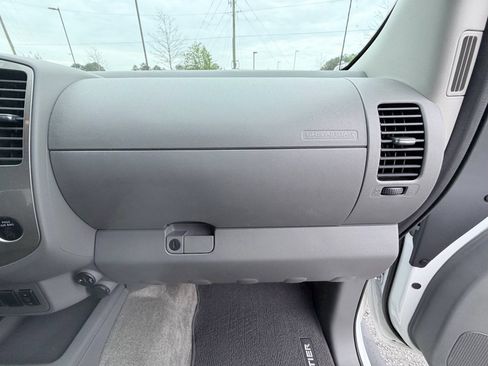 Used 2017 Nissan Frontier SL RWD image 19