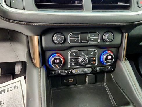 Used 2022 Chevrolet Suburban High Country AWD/4WD image 16
