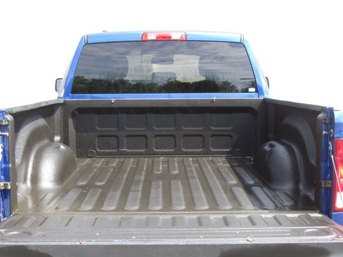 Used 2015 RAM 1500 Express AWD/4WD image 8