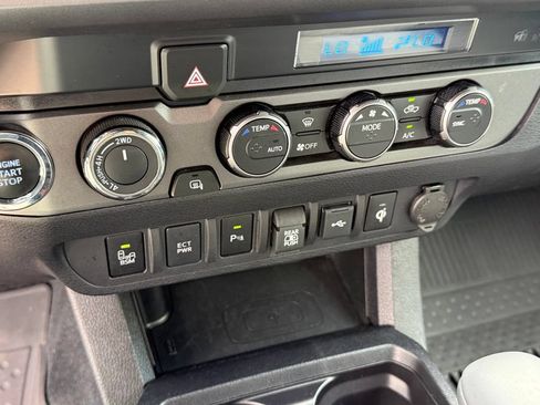 Used 2023 Toyota Tacoma TRD Off-Road w/ Advanced Technology Package AWD/4WD image 23