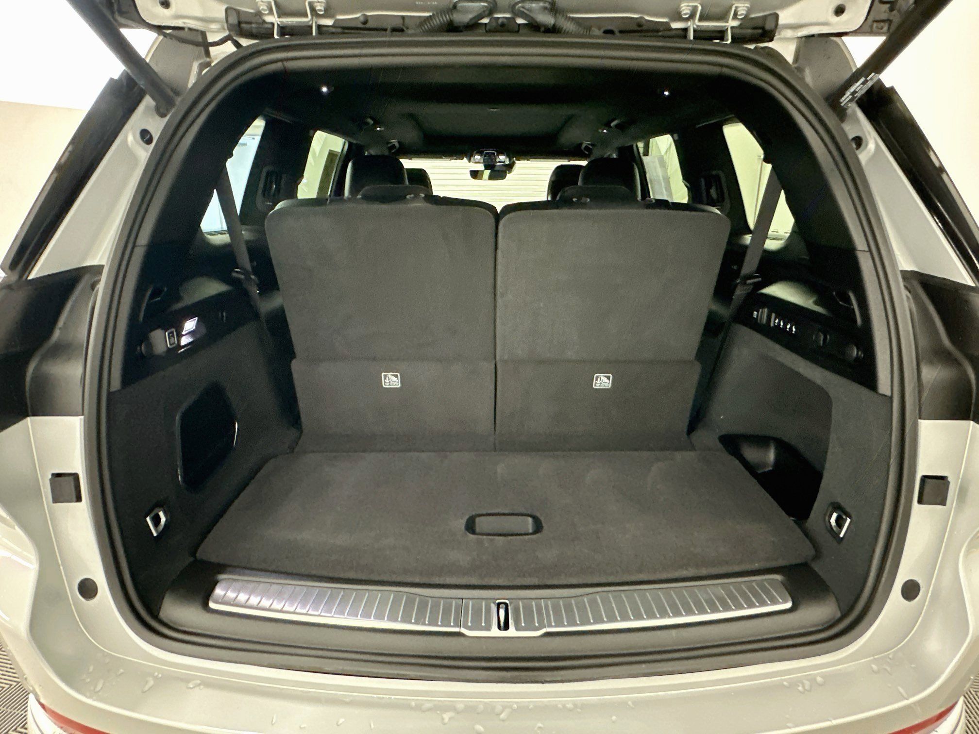 Used 2023 Jeep Grand Cherokee L Summit AWD/4WD image 32