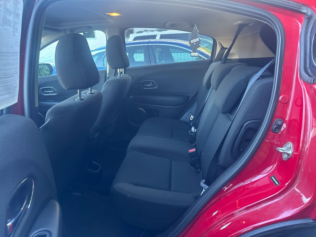 Used 2018 Honda HR-V EX image 10