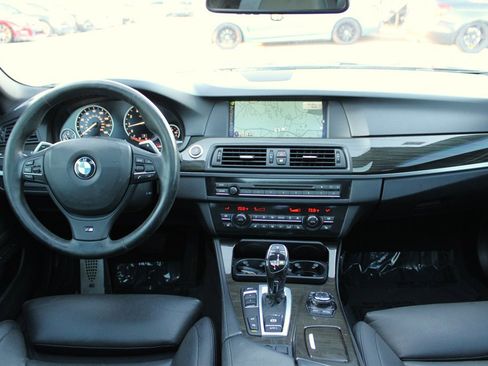 Used 2013 BMW 550i Sedan image 11