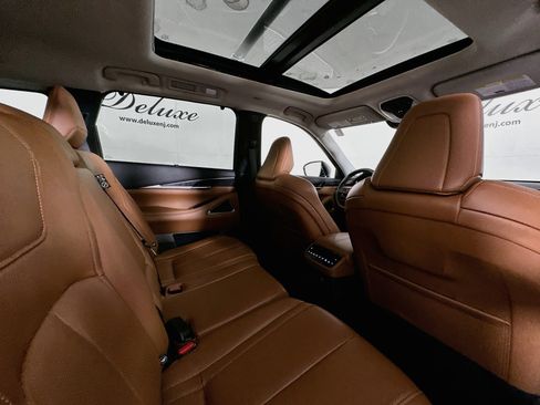 Used 2025 INFINITI QX60 Sensory w/ Vision Package AWD/4WD image 31