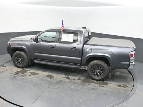Used 2022 Toyota Tacoma SR5 w/ SR5 Appearance Package (SM) image 34