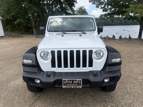 Used 2020 Jeep Gladiator Sport w/ Quick Order Package 24S AWD/4WD image 8