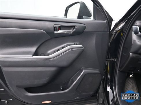 Used 2021 Toyota Highlander XSE image 9