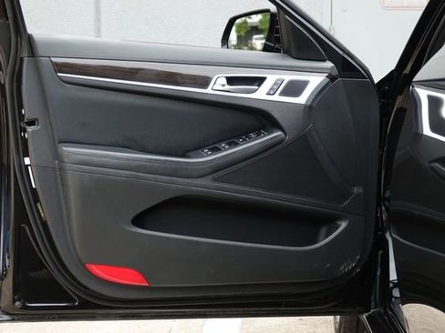 Used 2018 Genesis G80 3.8 image 33