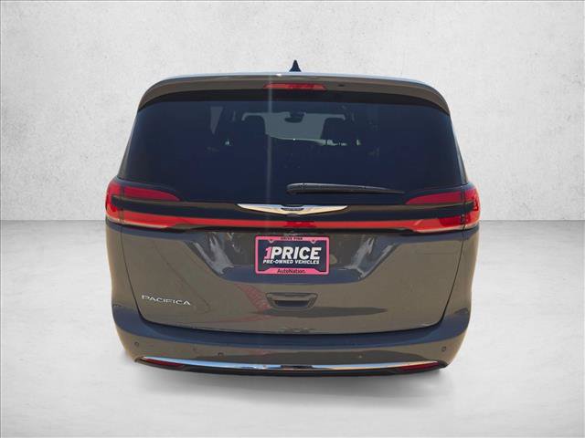 Used 2025 Chrysler Pacifica Select FWD image 7