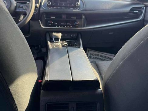 Used 2023 Nissan Rogue SV image 14