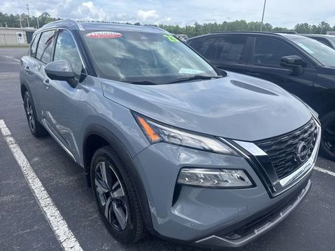 Used 2023 Nissan Rogue SL w/ SL Premium Package FWD image 2