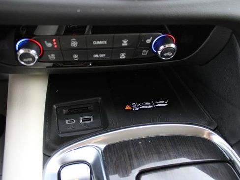 Used 2022 Buick Enclave Premium w/ Experience Buick Package AWD/4WD image 20