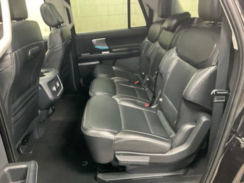 Used 2025 Ford Expedition Max Platinum AWD/4WD image 12
