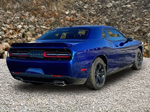 Used 2019 Dodge Challenger SXT w/ Driver Convenience Group image 2