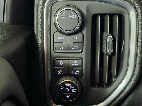 Used 2020 Chevrolet Silverado 1500 LTZ w/ LTZ Plus Package AWD/4WD image 33
