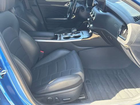 Used 2022 Kia Stinger GT2 image 12