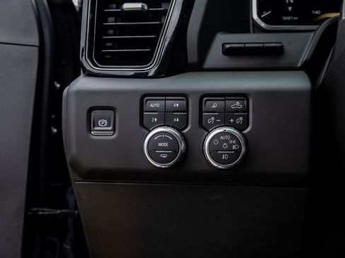 Used 2026 GMC Sierra 2500 AT4X image 22