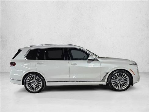 Certified 2024 BMW X7 xDrive40i w/ Executive Package image 4