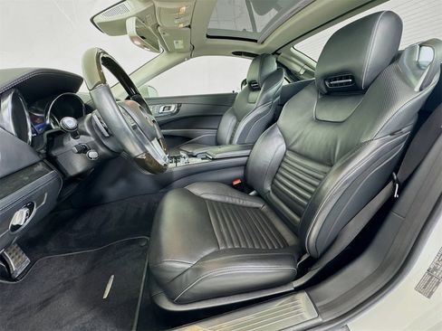 Used 2015 Mercedes-Benz SL 550 image 19