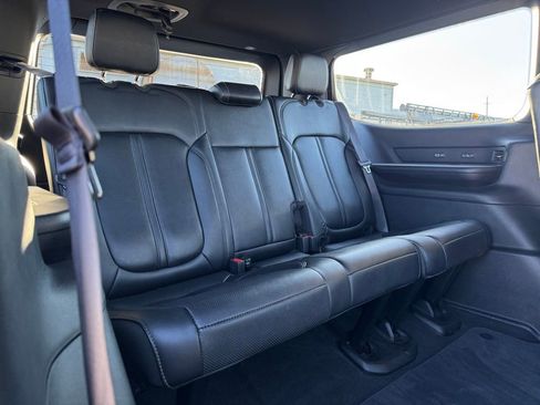 Certified 2024 Jeep Wagoneer Series III image 33