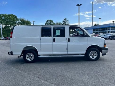 Used 2025 GMC Savana 2500 w/ Driver Convenience Package RWD image 5