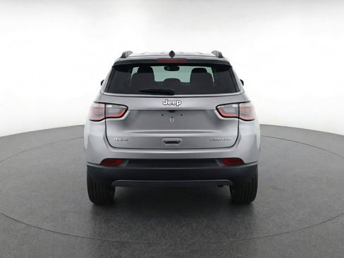 Used 2025 Jeep Compass Limited AWD/4WD image 7