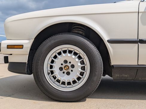 Used 1987 BMW 325i Convertible RWD image 28