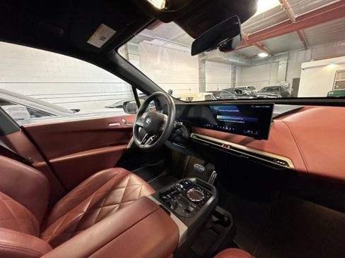 Used 2026 BMW iX xDrive60 AWD/4WD image 31