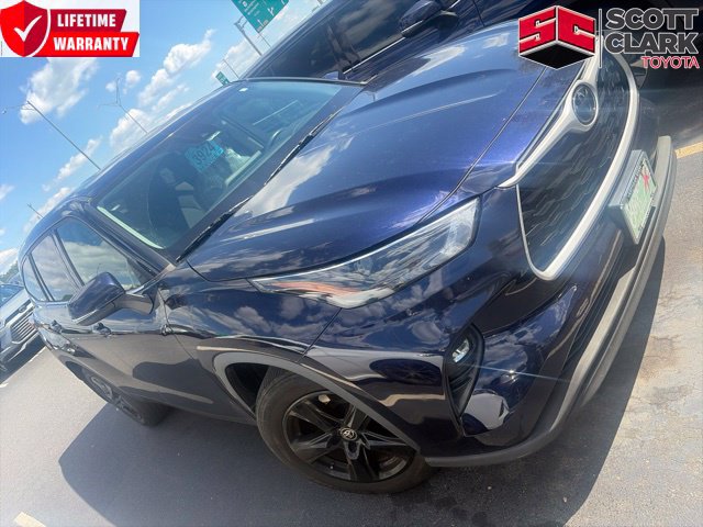 Used 2022 Toyota Highlander LE AWD/4WD image 1