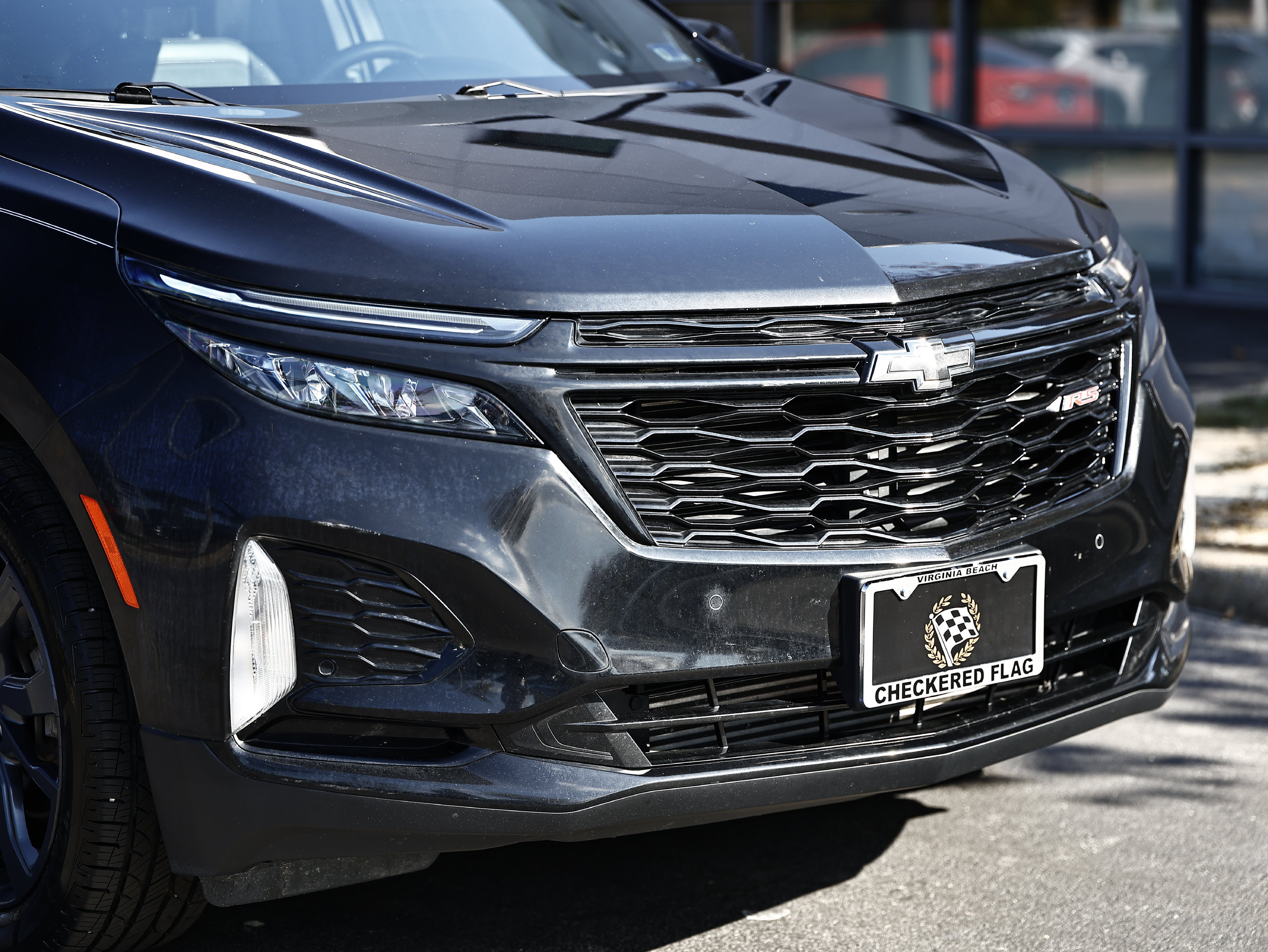 Used 2024 Chevrolet Equinox RS FWD image 2