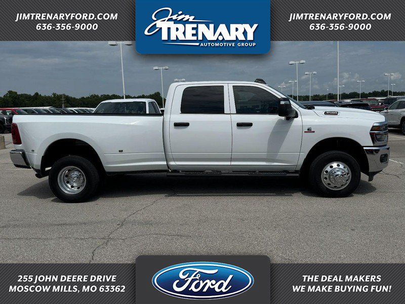 Used 2025 RAM 3500 Tradesman AWD/4WD image 1