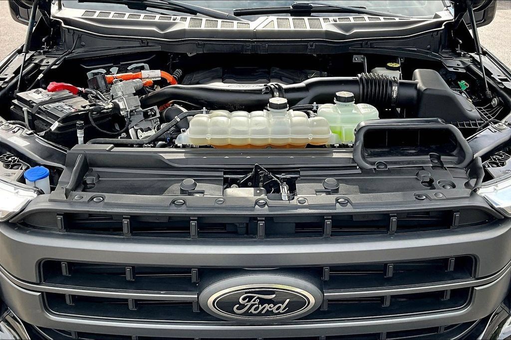 Certified 2023 Ford F150 Lariat w/ Equipment Group 502A High AWD/4WD image 31