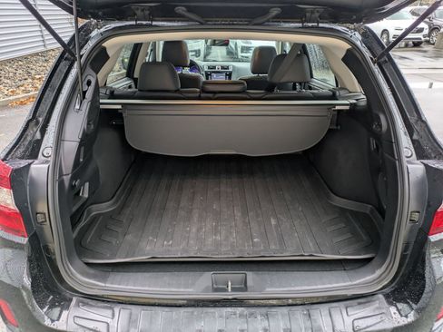 Used 2017 Subaru Outback 3.6R Limited image 31