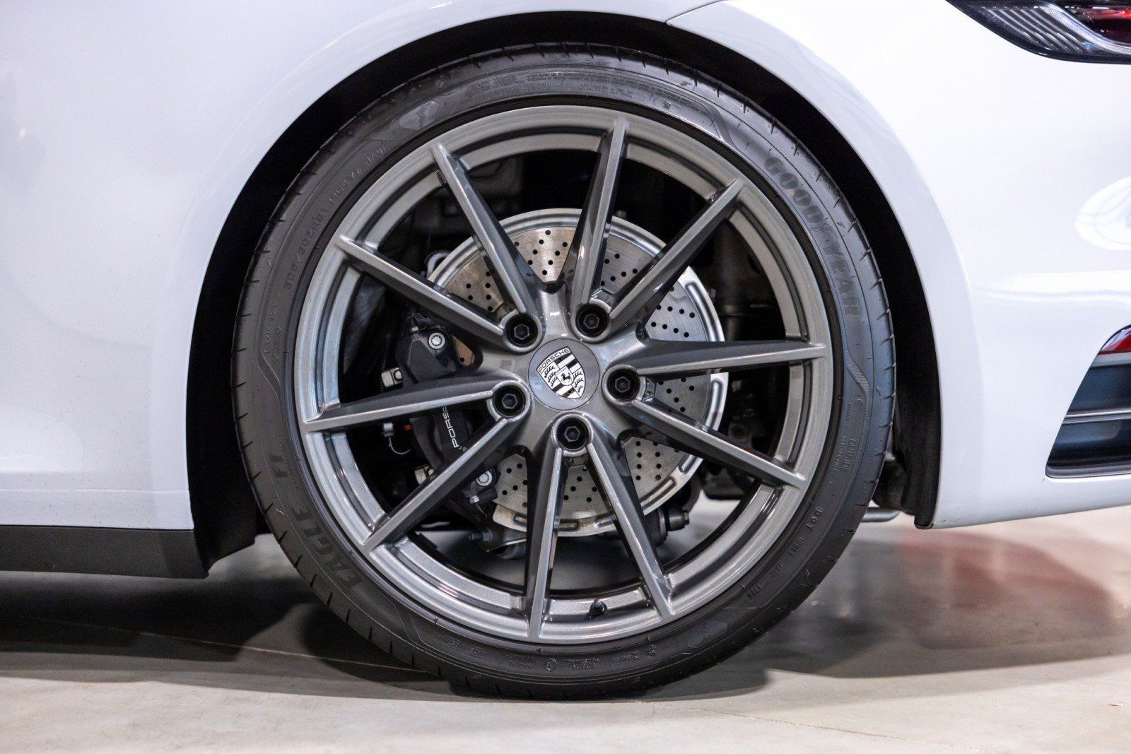 Used 2024 Porsche 911 Carrera T RWD image 18